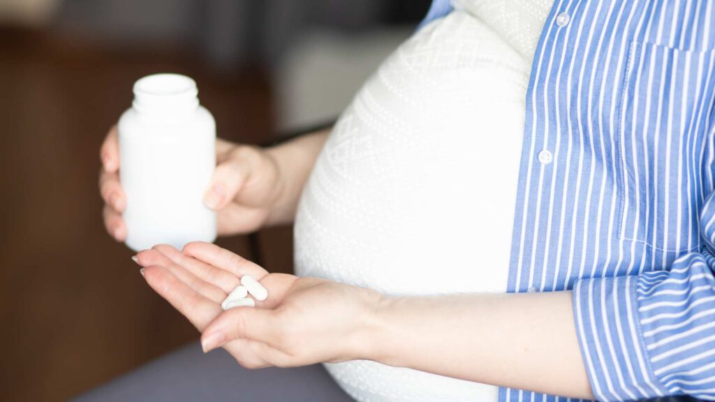 Pregnant women using tylenol